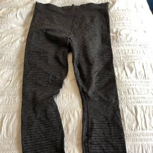 Athleta heather gray seamless leggings.